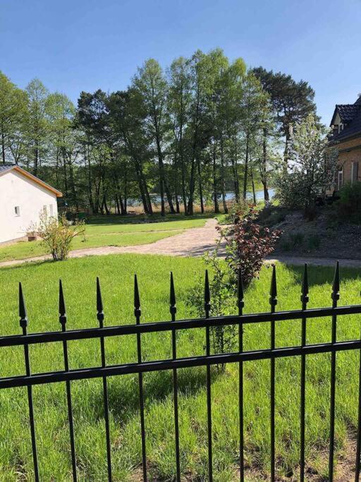 Haus Wilma Gruene Idylle Im Wald Direkt Am See Wendisch Rietz Kültér fotó